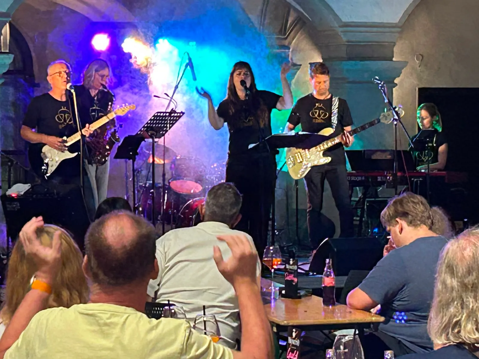 Die Bumblebees live auf der Bühne